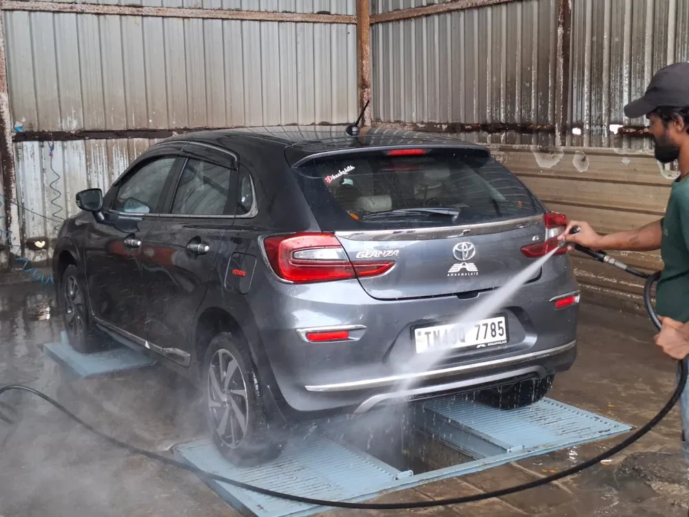 Car wash bay